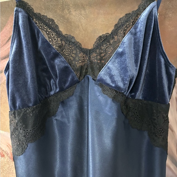 Navy and Black Lace Nightgown Size M - Picture 2 of 5